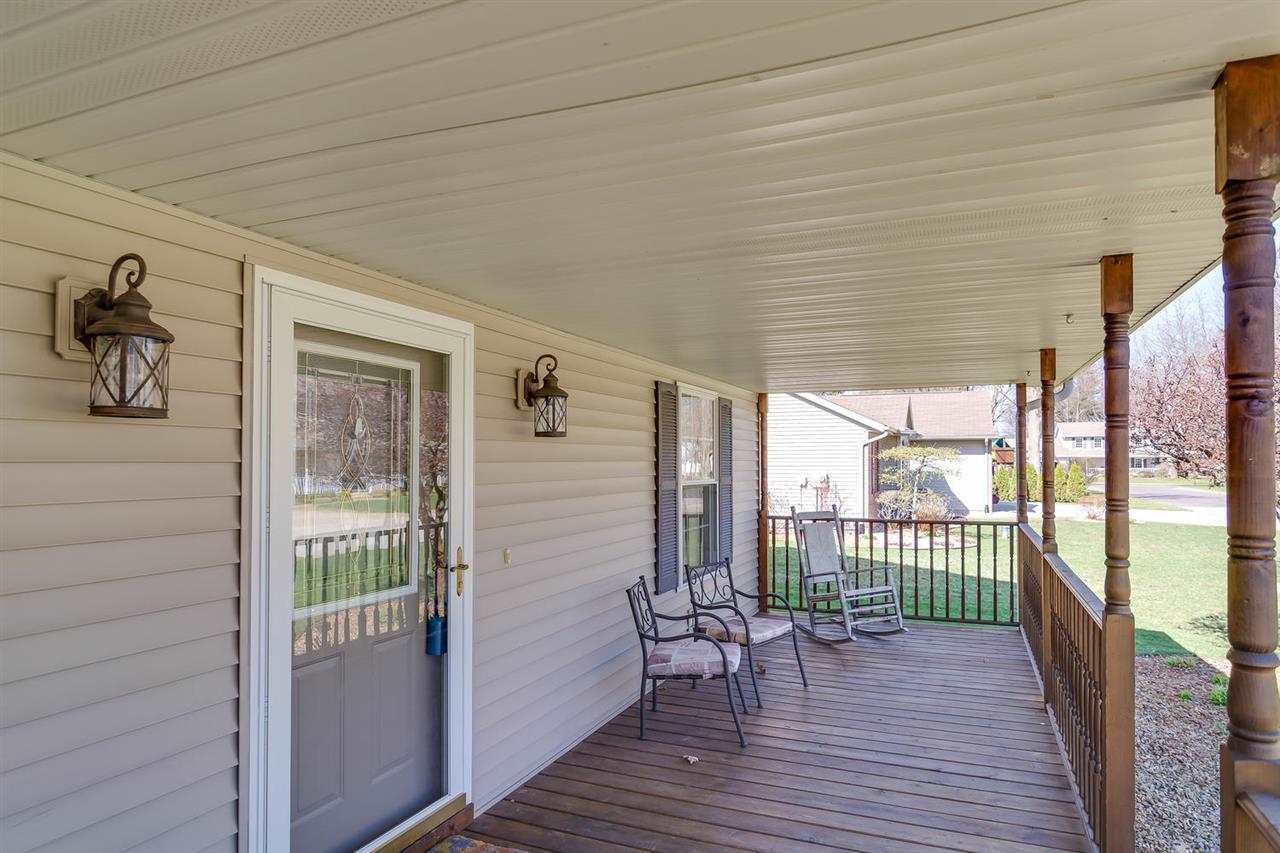 10762 Washtenaw Dr, Osceola, IN 46561 photo 3