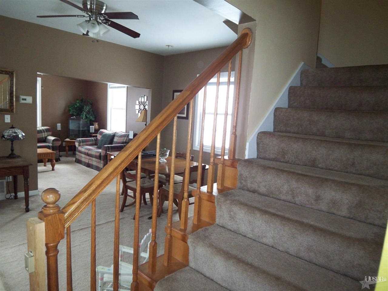 233 Clark St, Kendallville, IN 46755 photo 16