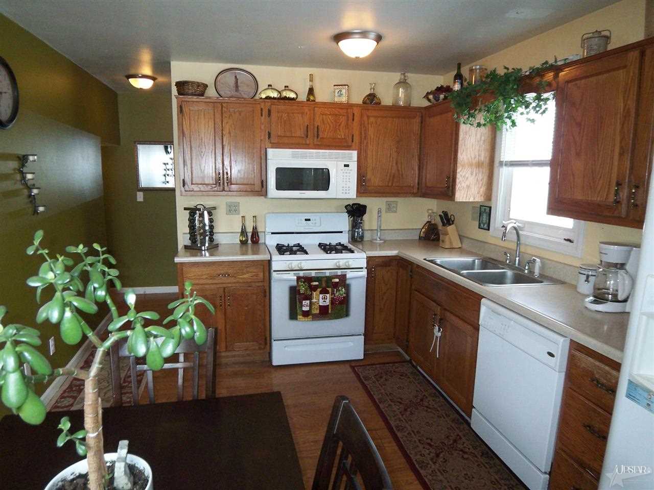 233 Clark St, Kendallville, IN 46755 photo 4
