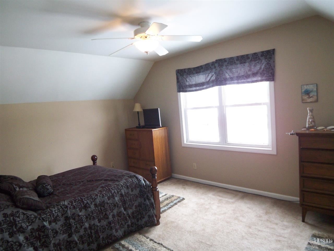 233 Clark St, Kendallville, IN 46755 photo 11