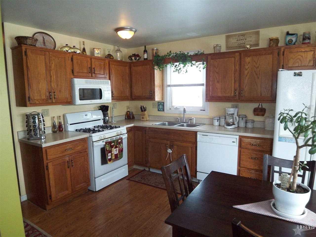 233 Clark St, Kendallville, IN 46755 photo 2