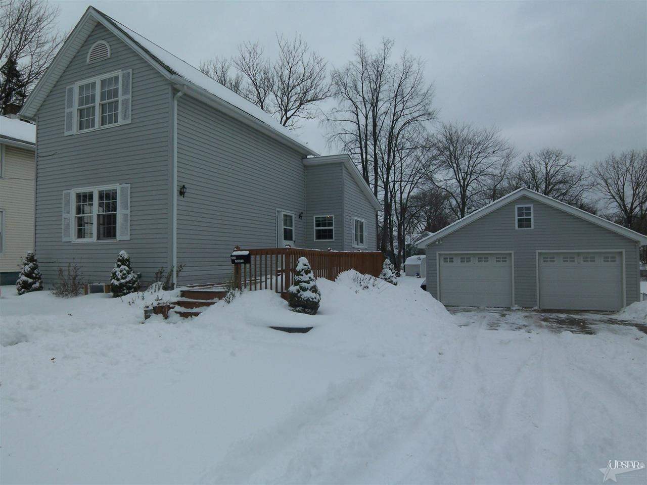 233 Clark St, Kendallville, IN 46755 photo 1