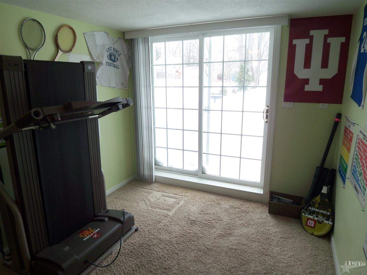 233 Clark St, Kendallville, IN 46755 photo 17