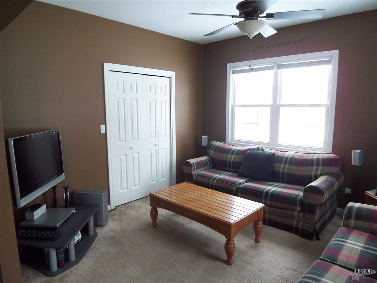233 Clark St, Kendallville, IN 46755 photo 8