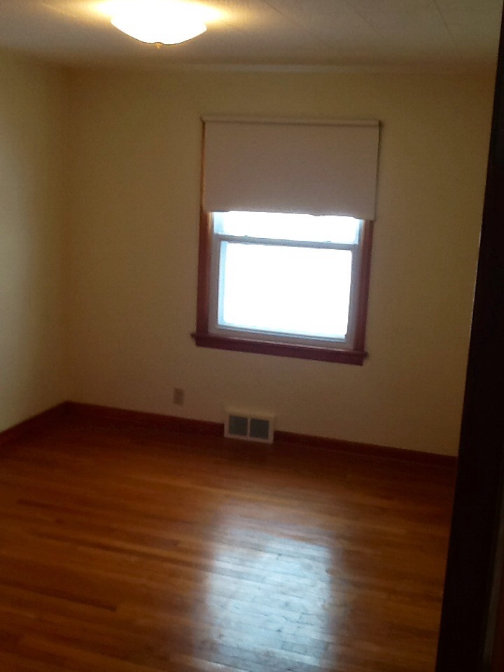 709 W 10th St, Mishawaka, IN 46544 photo 12