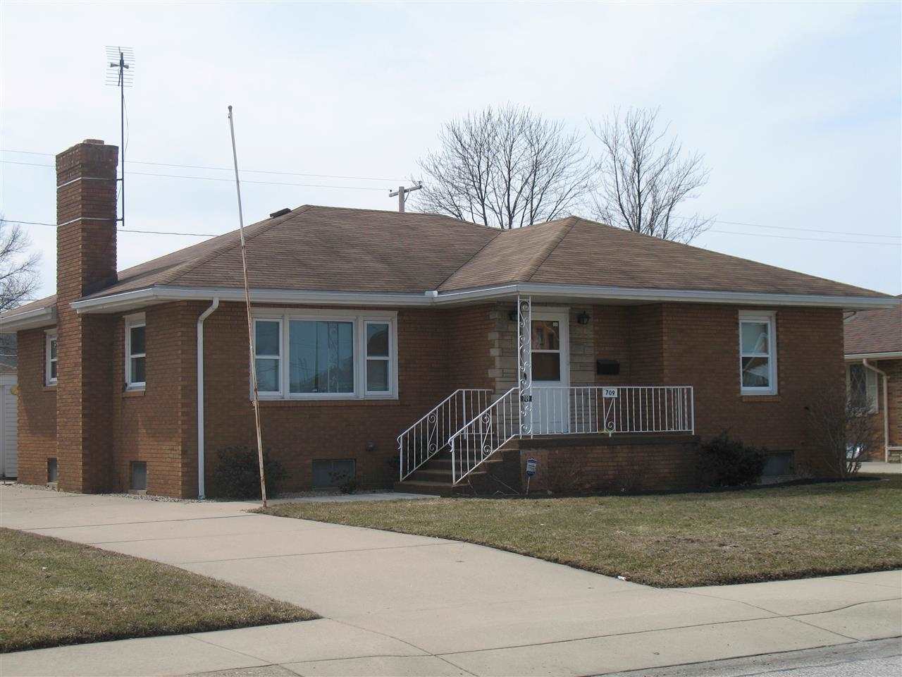 709 W 10th St, Mishawaka, IN 46544 photo 1
