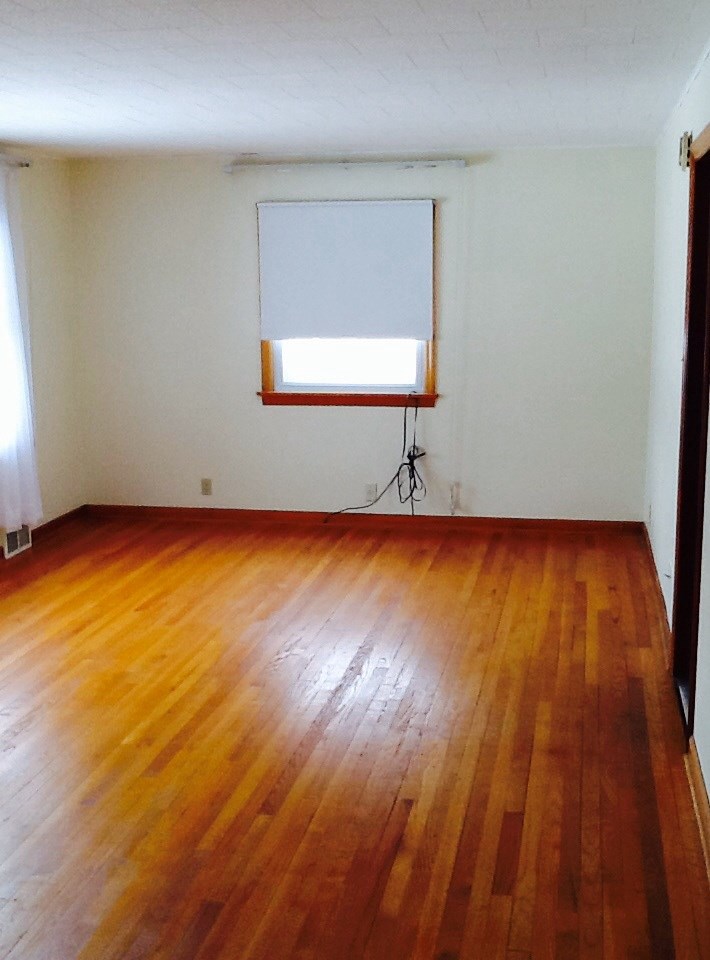 709 W 10th St, Mishawaka, IN 46544 photo 5