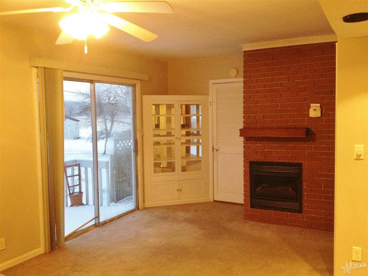 122 E Dustman Rd, Bluffton, IN 46714 photo 4