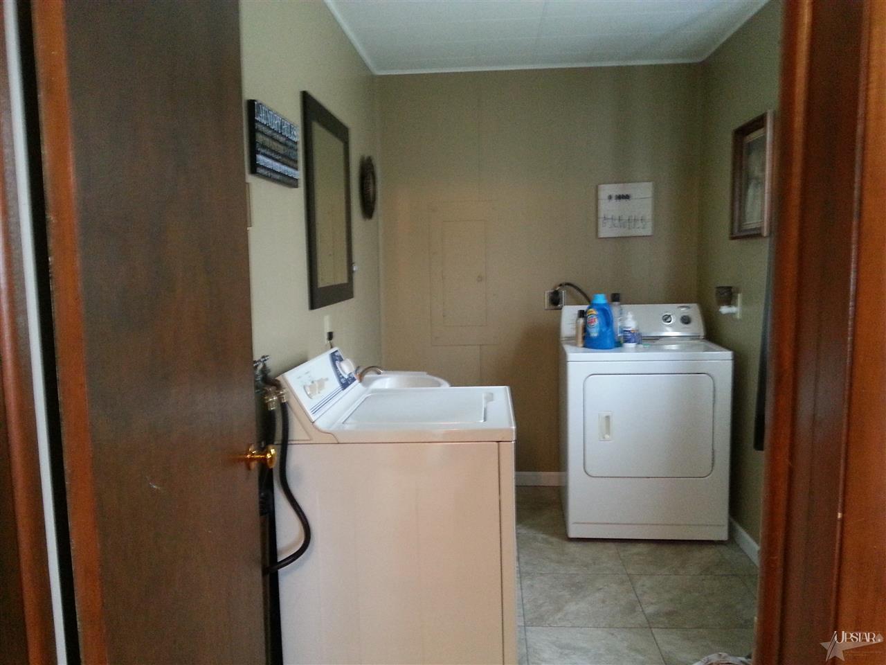 1110 Marshall St, Decatur, IN 46733 photo 11