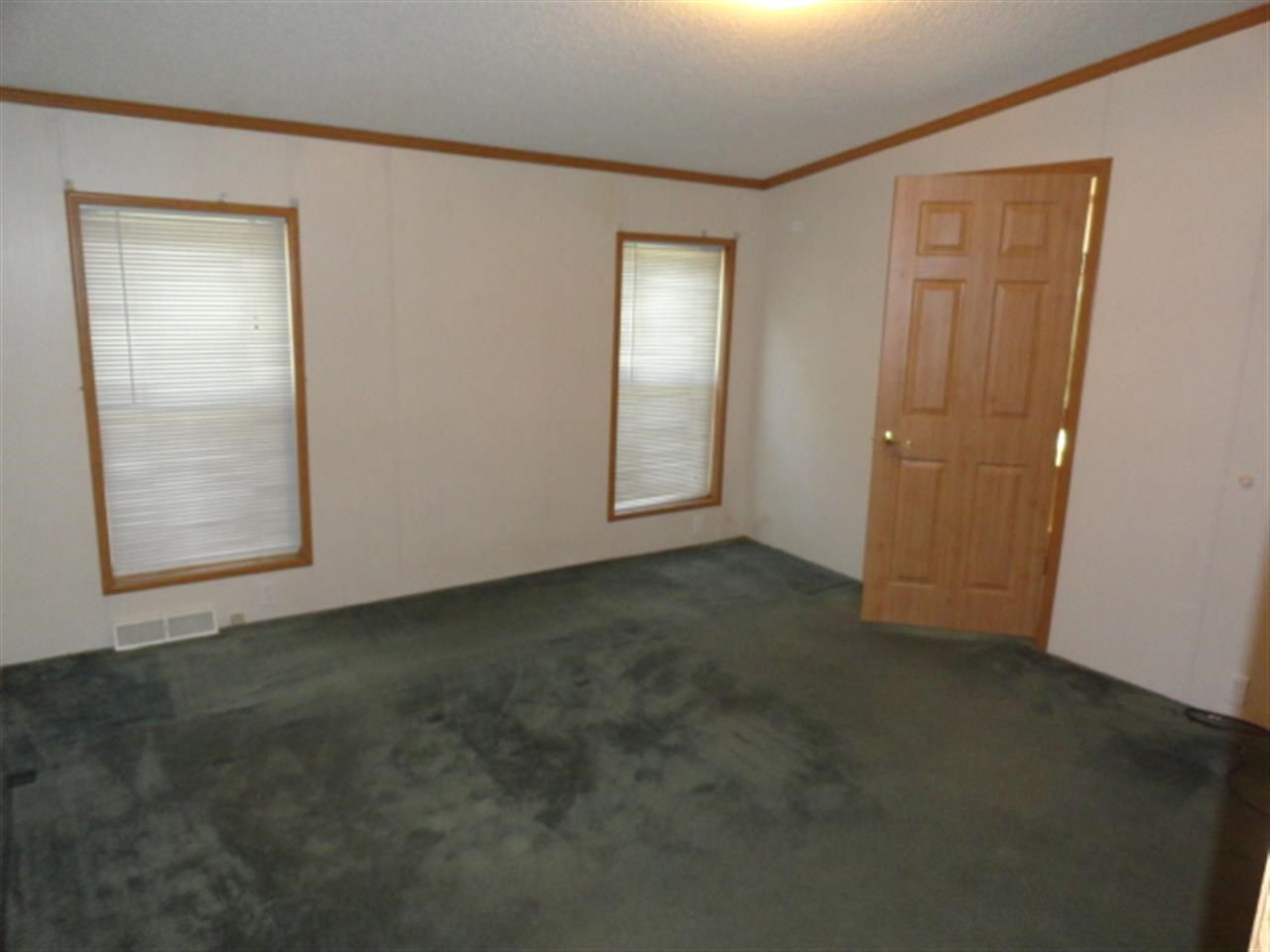927 E 950 N, Wheatfield, IN 46392 photo 9