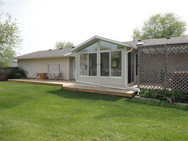 60448 Surrey Ln, Elkhart, IN 46516 photo 2