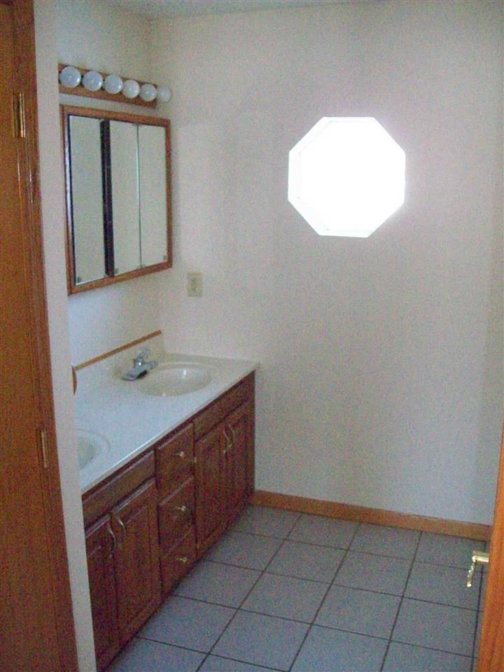 54923 Dawn Dr, Osceola, IN 46561 photo 8