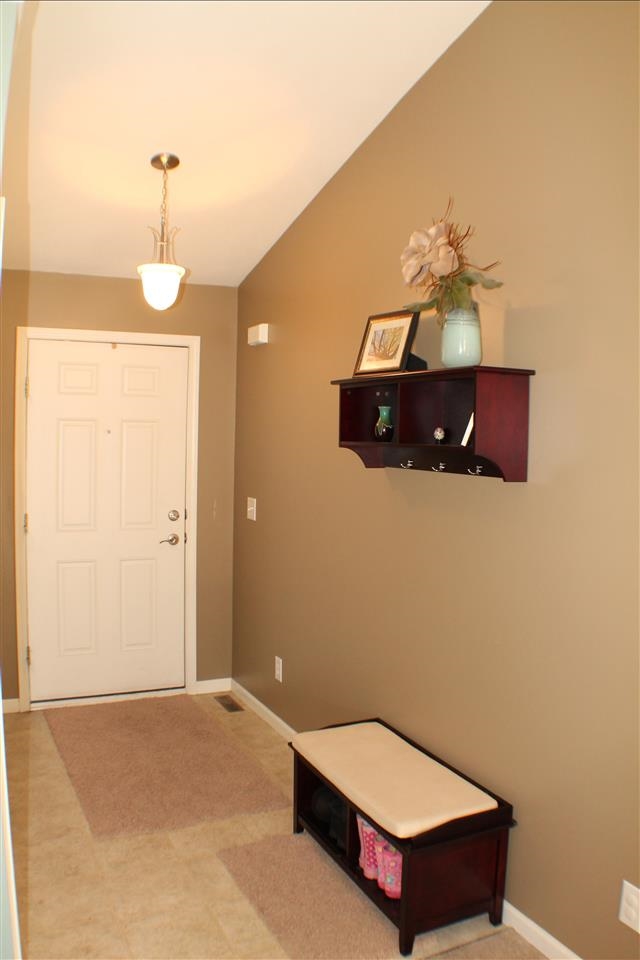 1919 Rambling Rose Ln, Mishawaka, IN 46544 photo 2