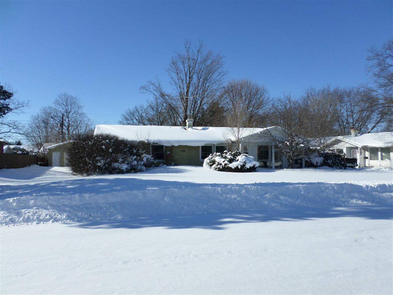 935 Manchester Dr, South Bend, IN 46615 photo 1