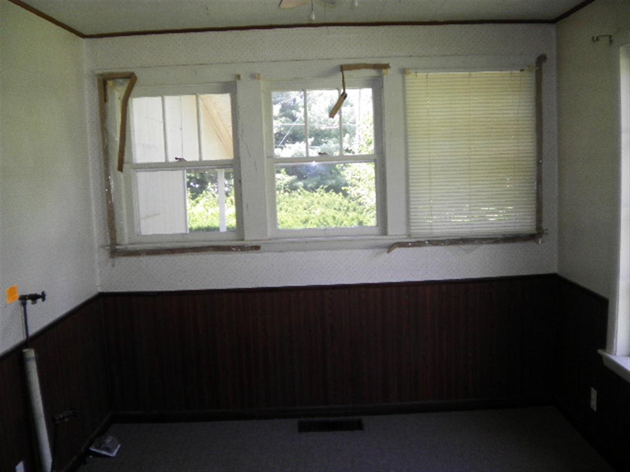 12 Center St, Worthington, IN 47471 photo 9