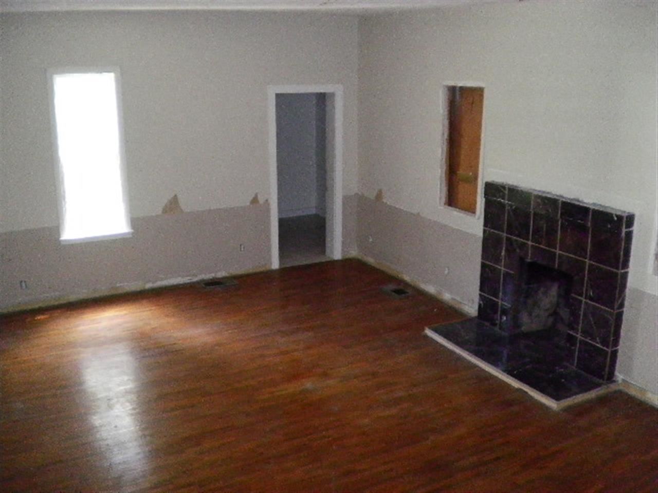 12 Center St, Worthington, IN 47471 photo 2