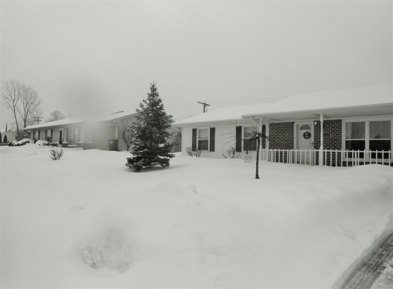1510 Knoll Crest Dr, Kendallville, IN 46755 photo 2