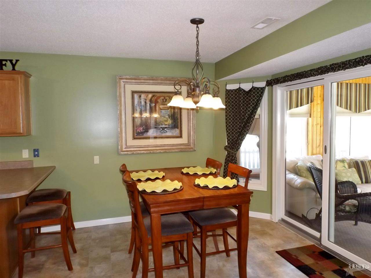 12402 Tanzanite Ct, Fort Wayne, IN 46818 photo 4