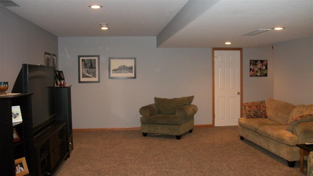1010 Eagle Dr, Goshen, IN 46526 photo 10