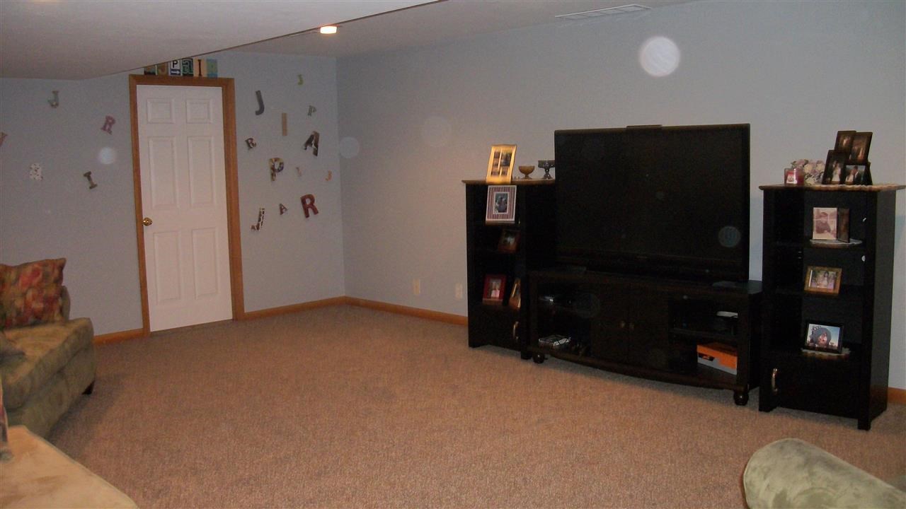 1010 Eagle Dr, Goshen, IN 46526 photo 11