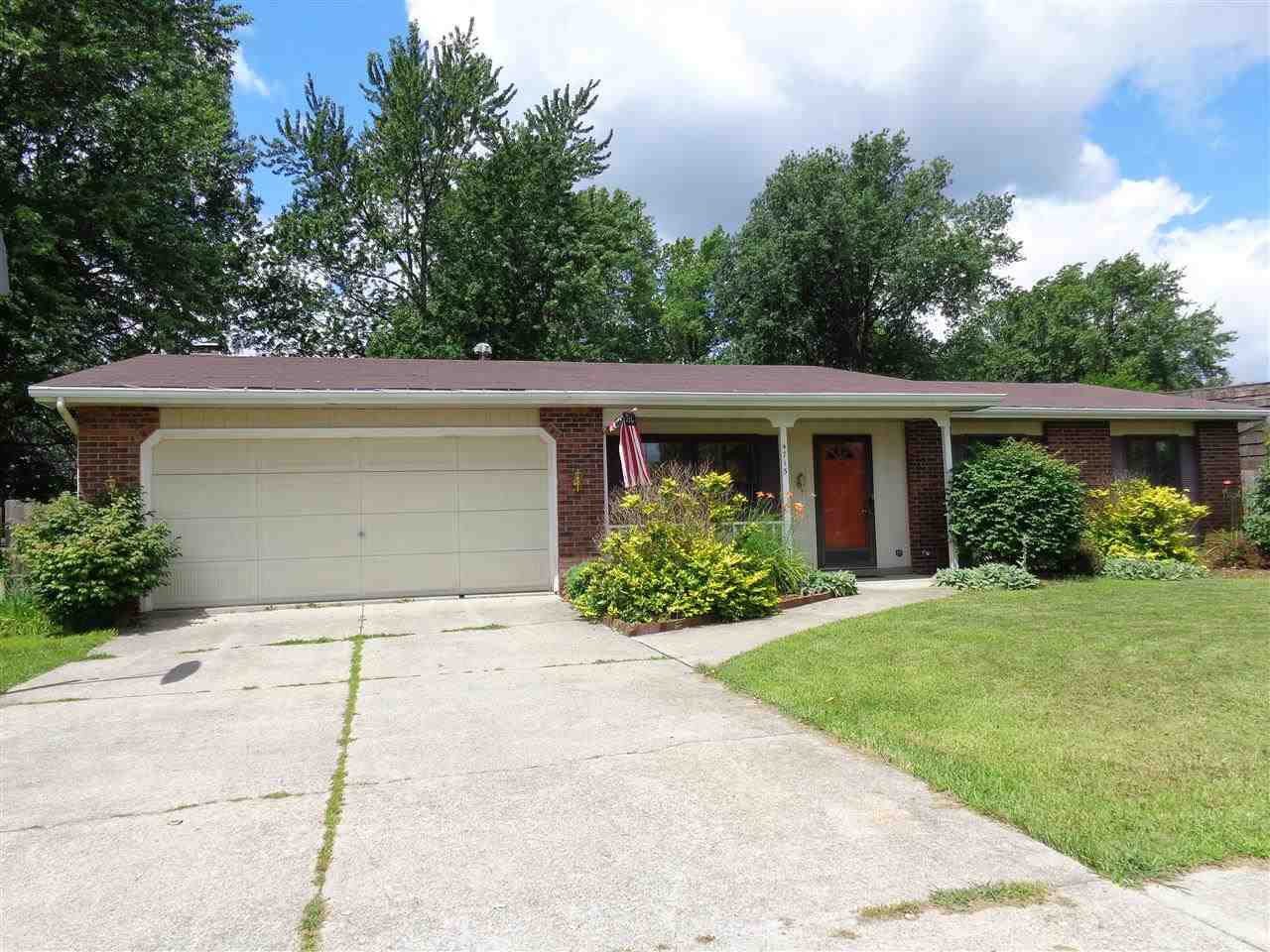 4715 Hartford Dr, Fort Wayne, IN 46835 photo 2
