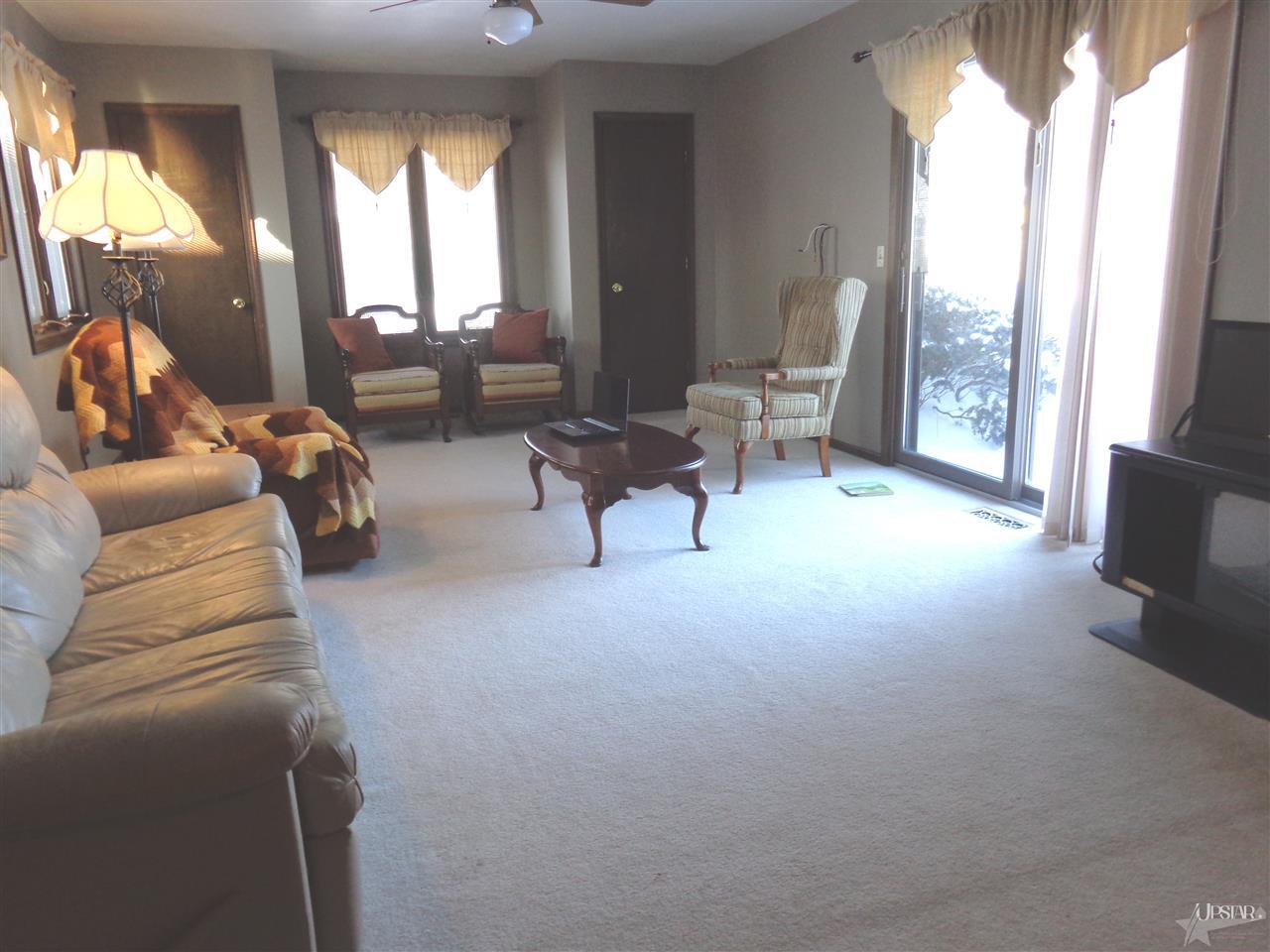 4715 Hartford Dr, Fort Wayne, IN 46835 photo 3