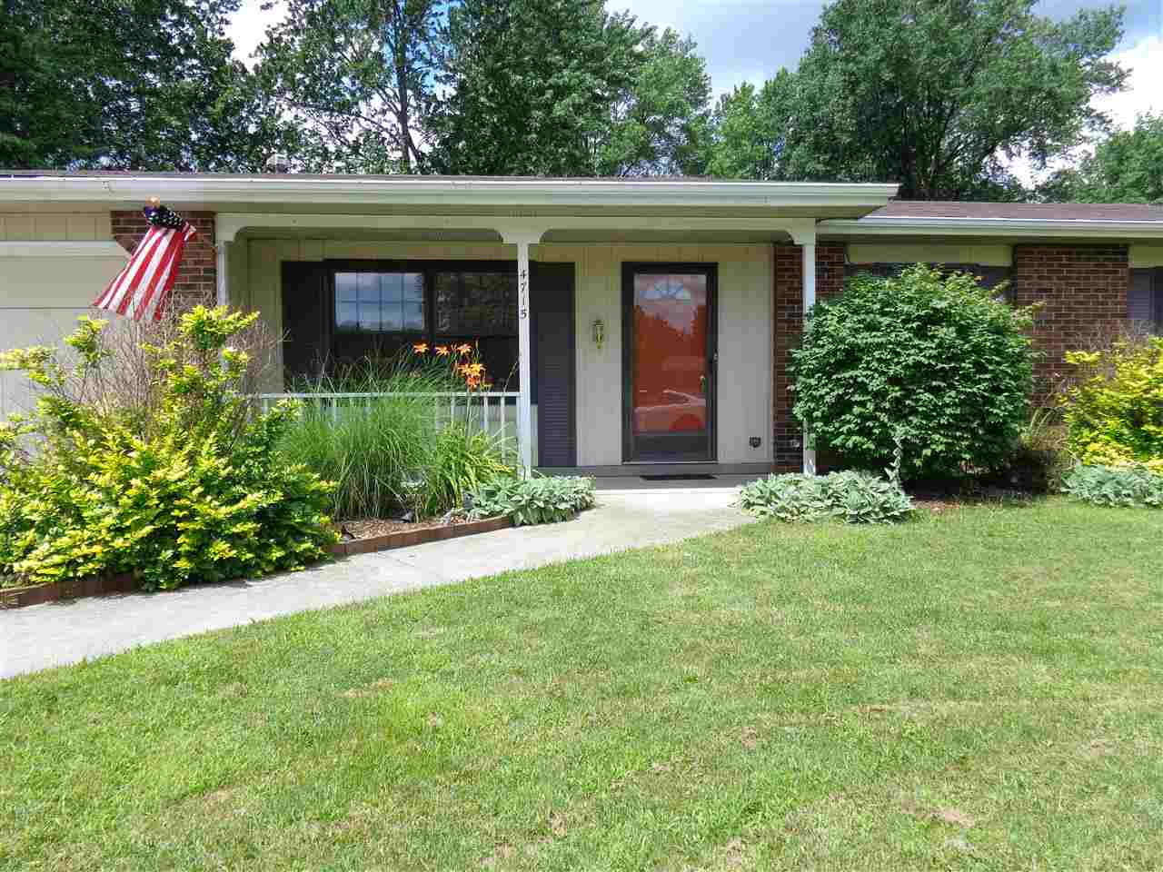 4715 Hartford Dr, Fort Wayne, IN 46835 photo 1