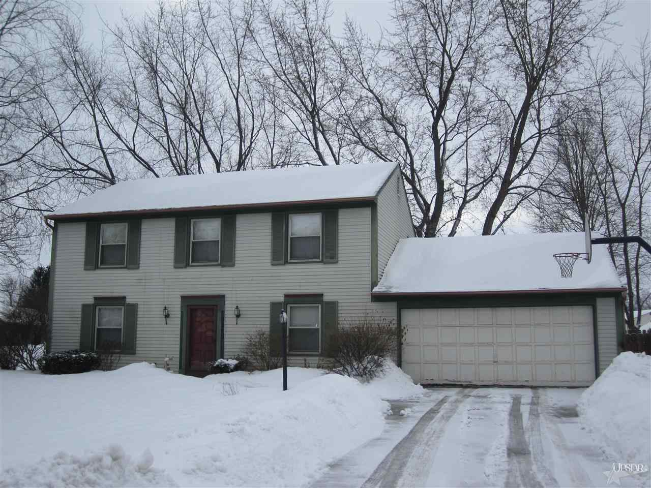 1215 Mcintyre Dr, Auburn, IN 46706 photo 2