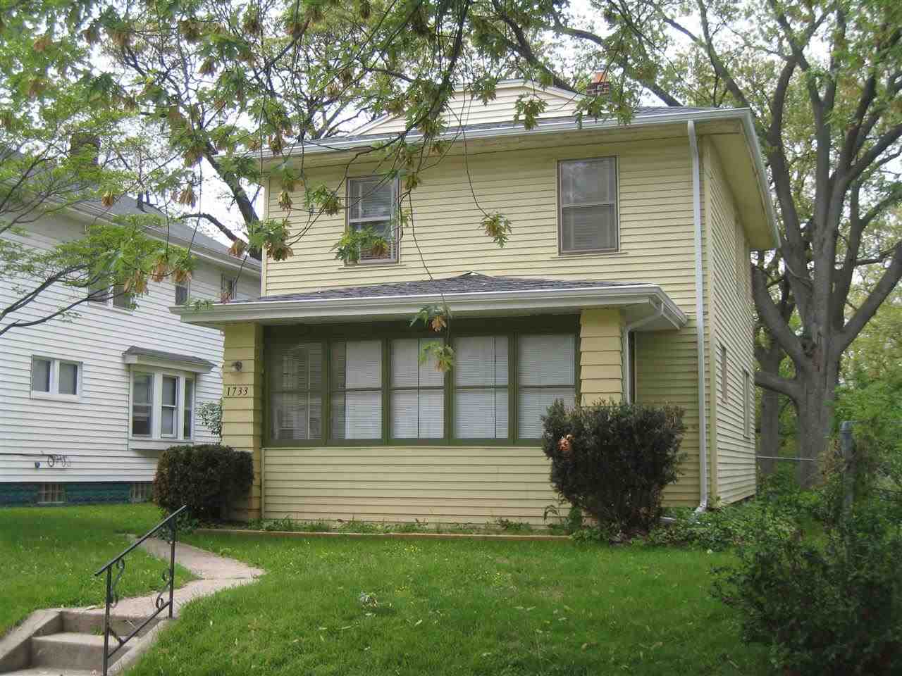 1733 Marine St, South Bend, IN 46613 photo 1