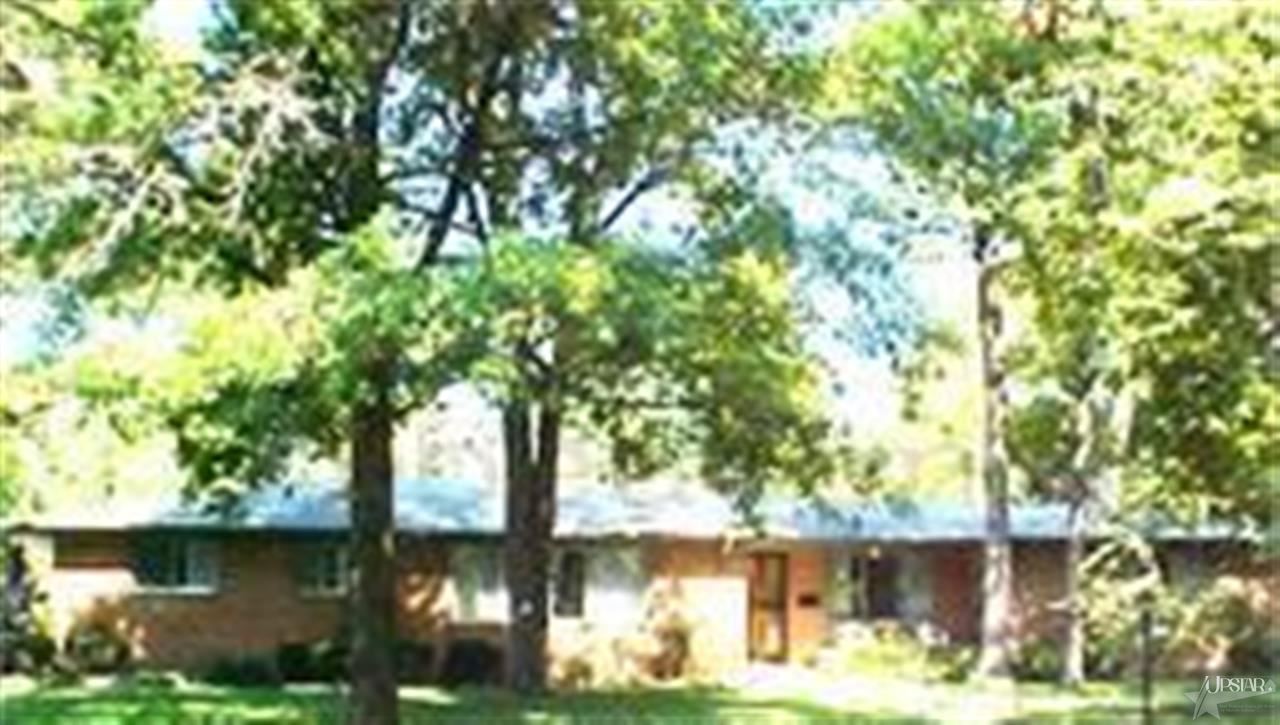 4111 Victoria Dr, Fort Wayne, IN 46815 photo 1