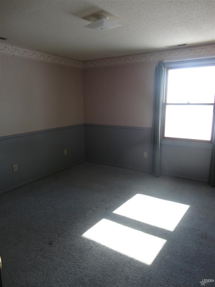 708 E Mill St, Ossian, IN 46777 photo 8