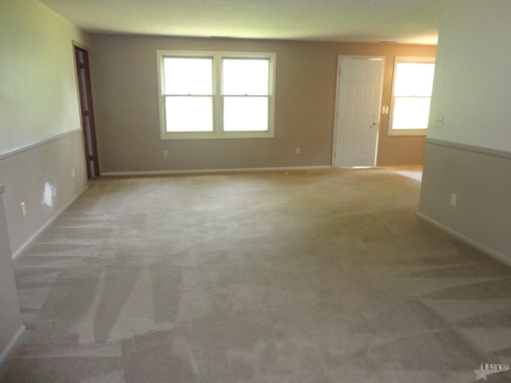 708 E Mill St, Ossian, IN 46777 photo 2