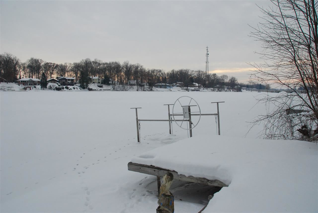 30674 N Shore Dr, Elkhart, IN 46514 photo 4