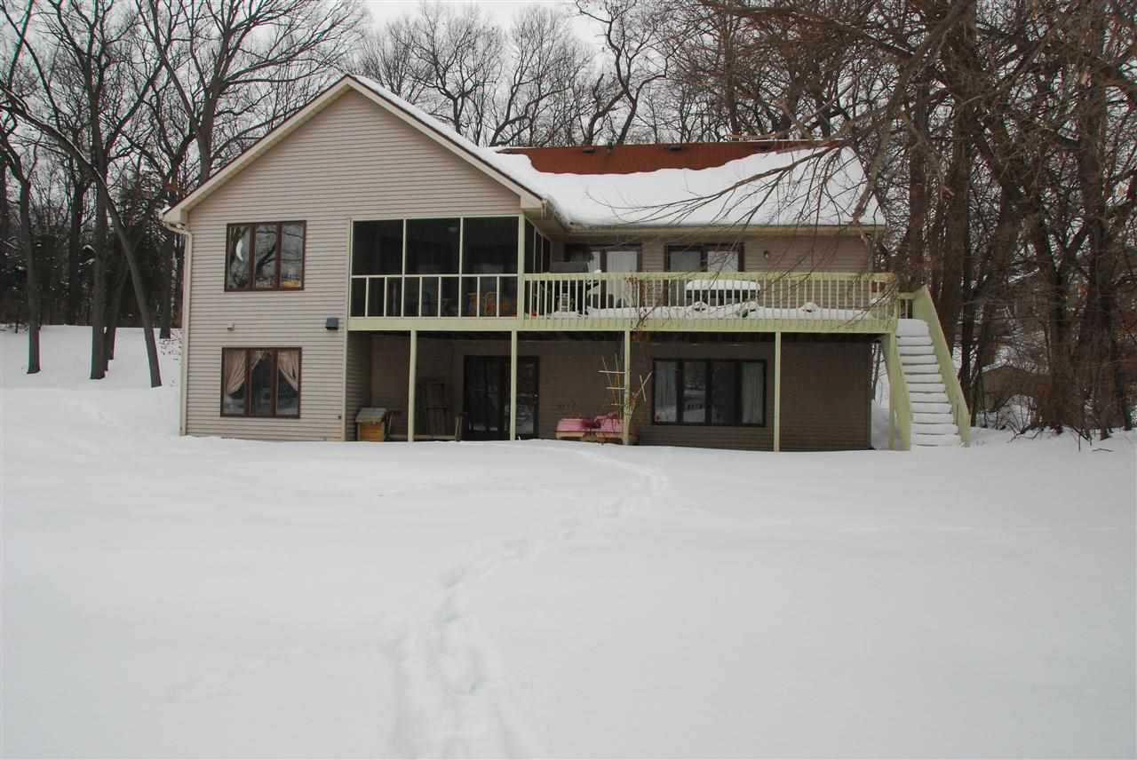 30674 N Shore Dr, Elkhart, IN 46514 photo 2