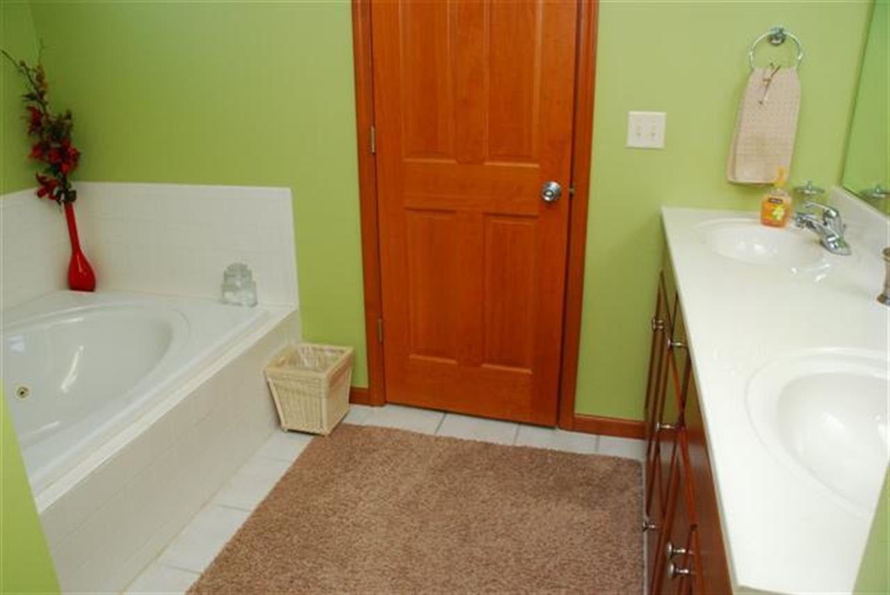 28775 Golden Pond Trl, Elkhart, IN 46514 photo 15