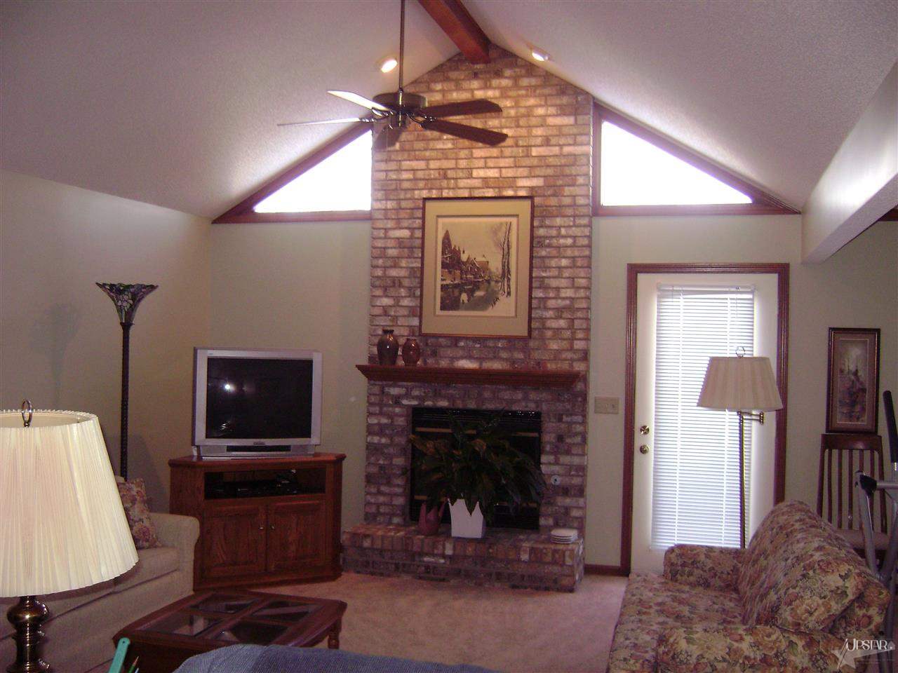8024 Calera Ct, Fort Wayne, IN 46818 photo 5