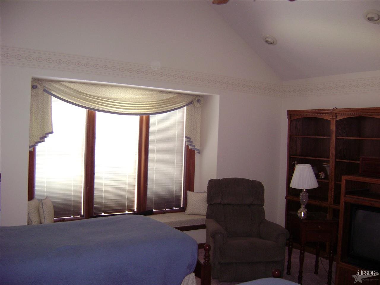 8024 Calera Ct, Fort Wayne, IN 46818 photo 7