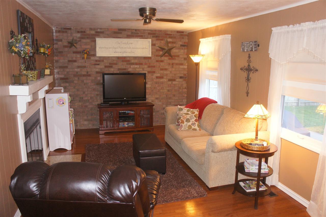 25822 Meadow Oak Ln, Elkhart, IN 46514 photo 3