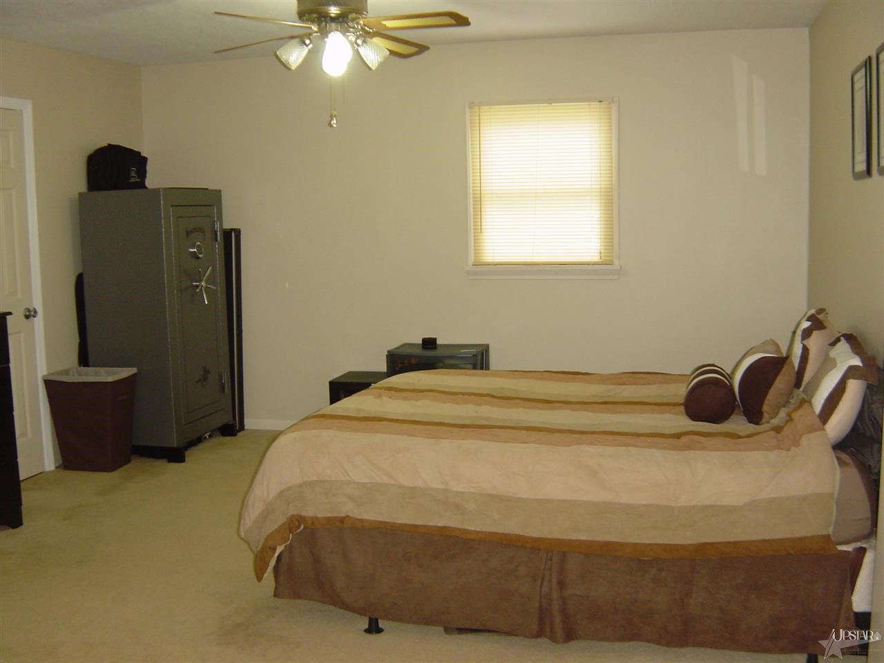1327 Clark Ave, Bluffton, IN 46714 photo 4