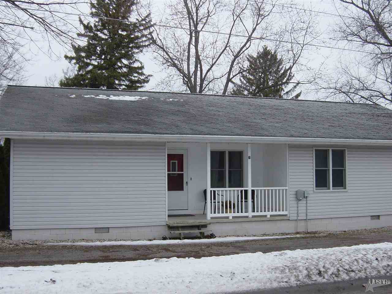 1327 Clark Ave, Bluffton, IN 46714 photo 1