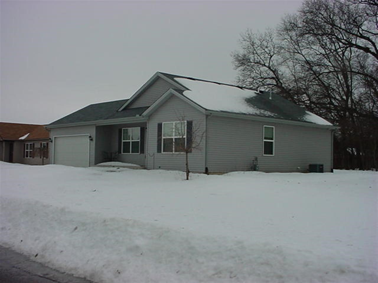 1005 Swan St, Bristol, IN 46507 photo 2