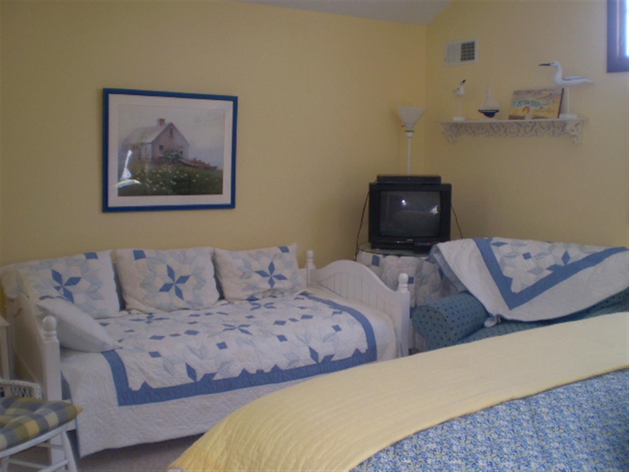 11953 N Ogden Point Rd, Syracuse, IN 46567 photo 21