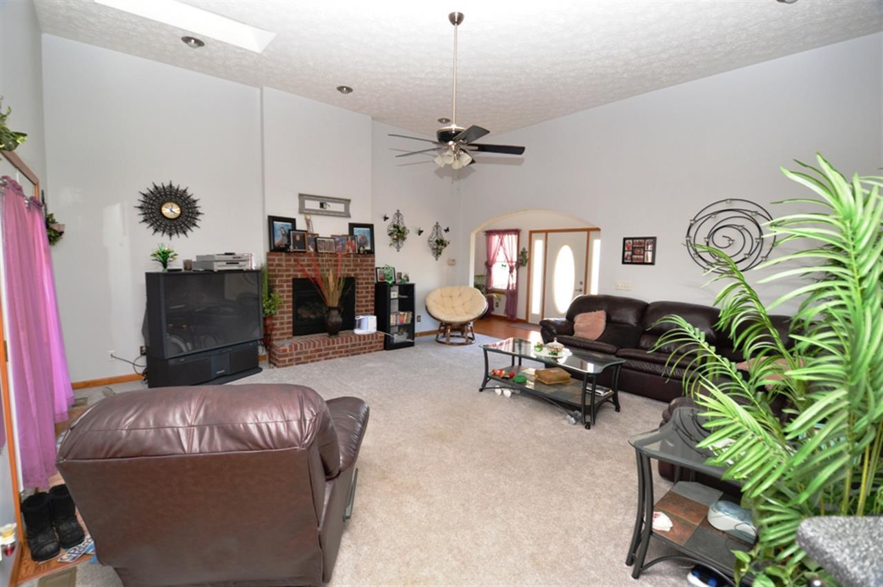 2170 Washington Ave, Frankfort, IN 46041 photo 3
