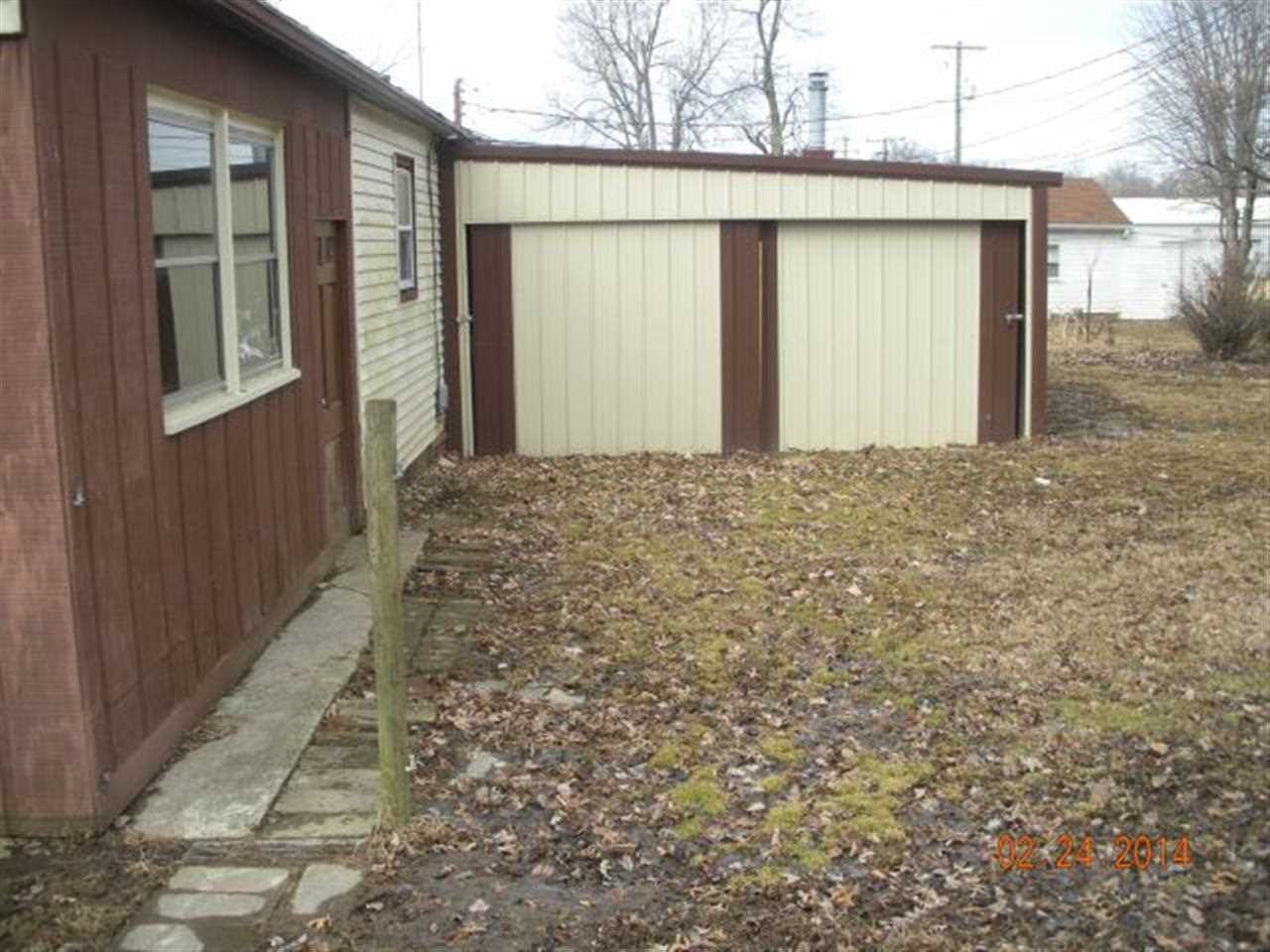 204 S Kentucky Ave, Chandler, IN 47610 photo 2