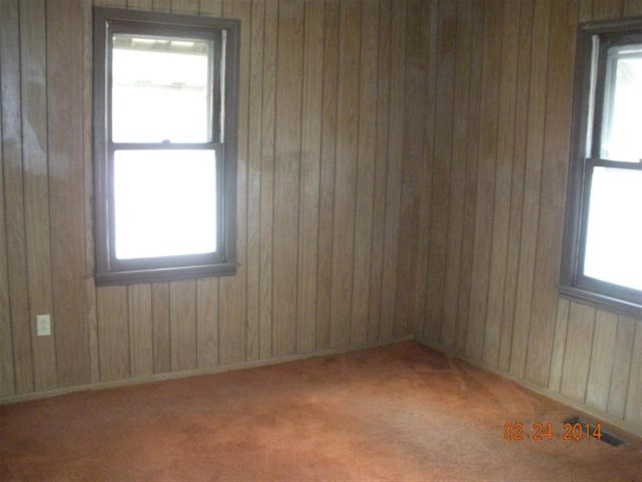 204 S Kentucky Ave, Chandler, IN 47610 photo 3