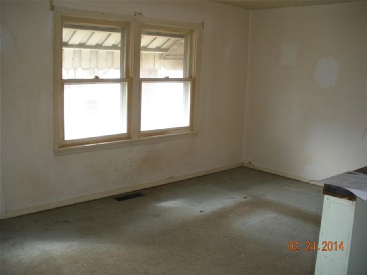 204 S Kentucky Ave, Chandler, IN 47610 photo 5