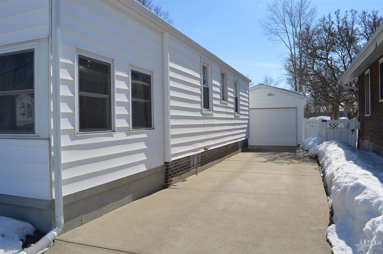 440 Dalgren Ave, Fort Wayne, IN 46805 photo 4