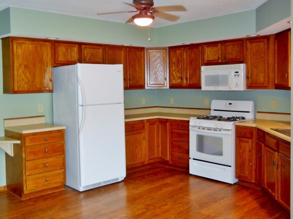 2011 Granny Smith Pl, Kendallville, IN 46755 photo 9