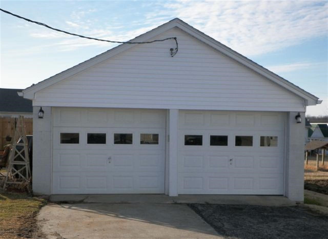 215 Maryland St, Ferdinand, IN 47532 photo 4