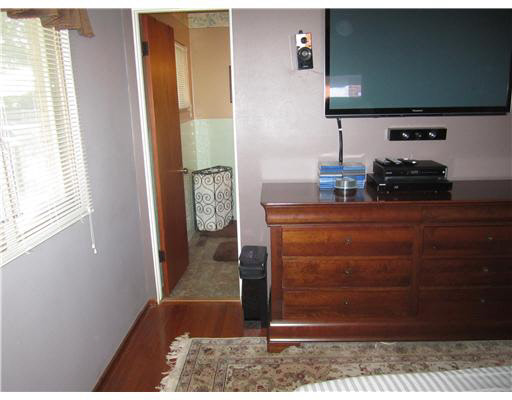 2254 Ribourde Dr, South Bend, IN 46628 photo 8